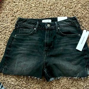 TRUE RELIGION black shorts 26w
